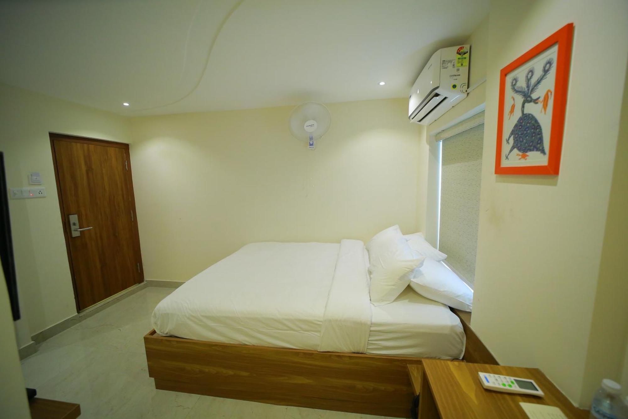 Dhruv Elite And Banquets Hotel Hyderabad Bagian luar foto